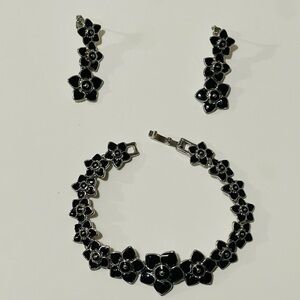 Bouquet Triple Drop Earring Jet Black Flower
